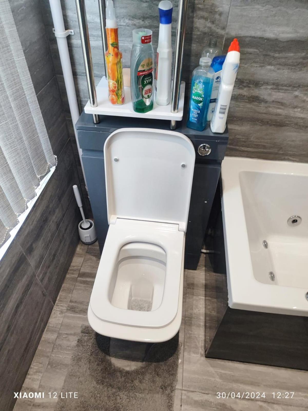 Ensuite Room With Private Bathroom At Walsall Ruang foto